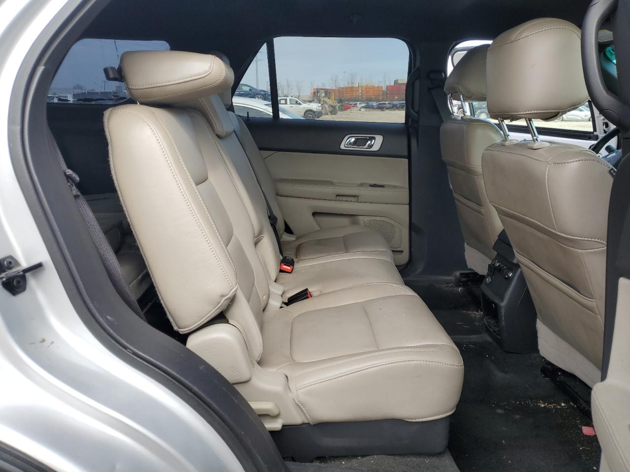 2011 Ford Explorer - Image 11