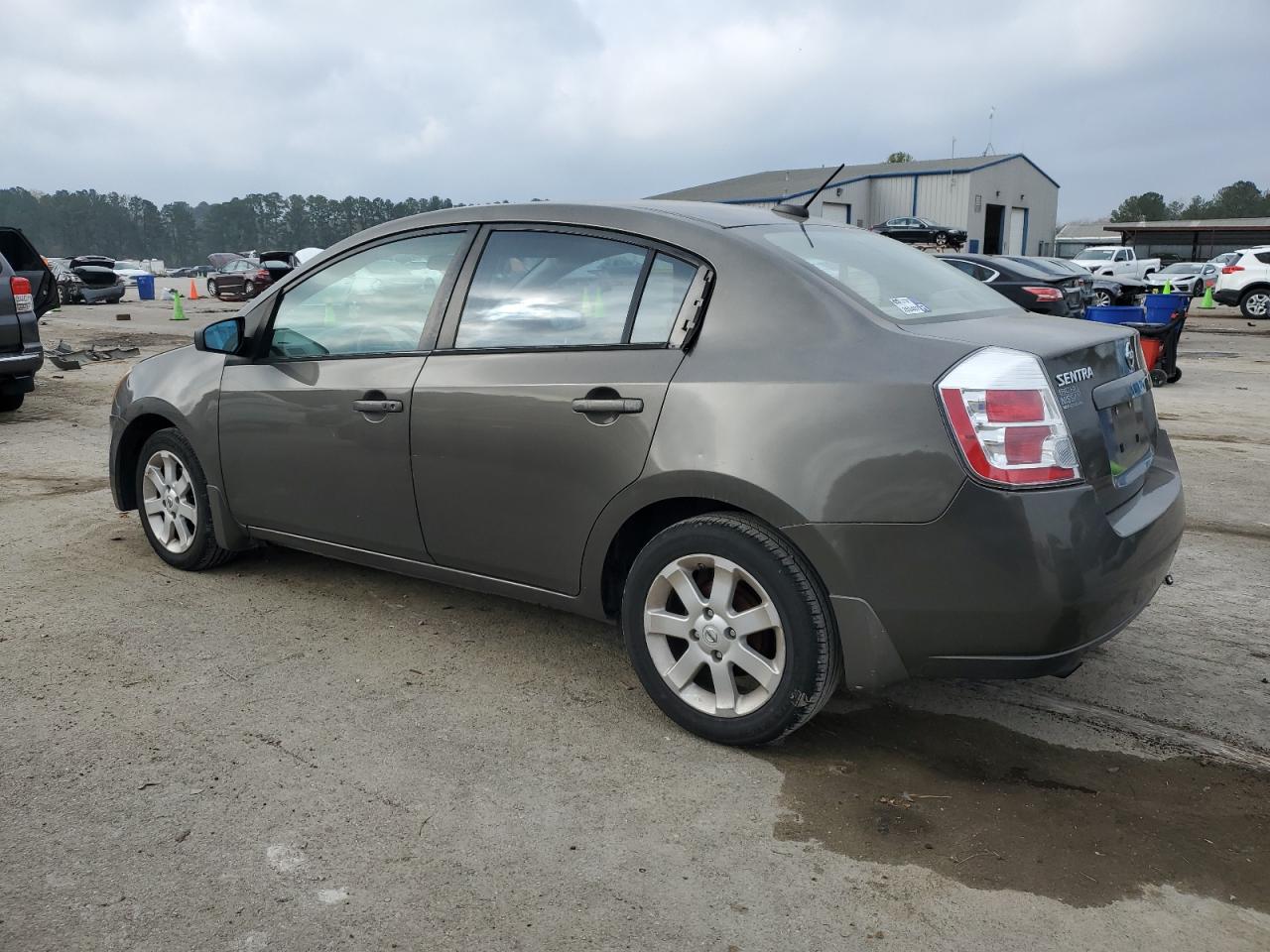 2009 Nissan Sentra - Image 2