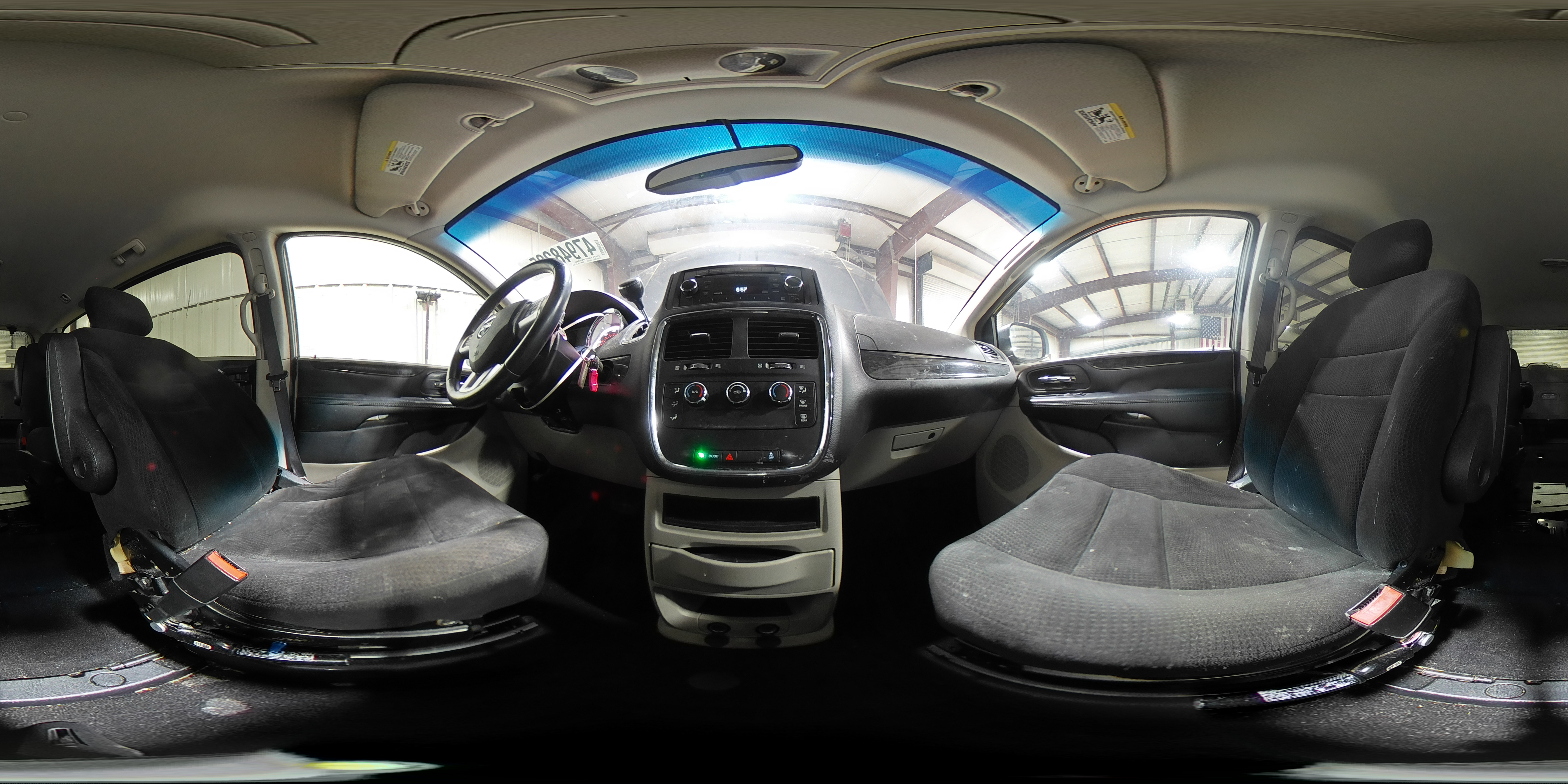 2015 Dodge Caravan - Image 15