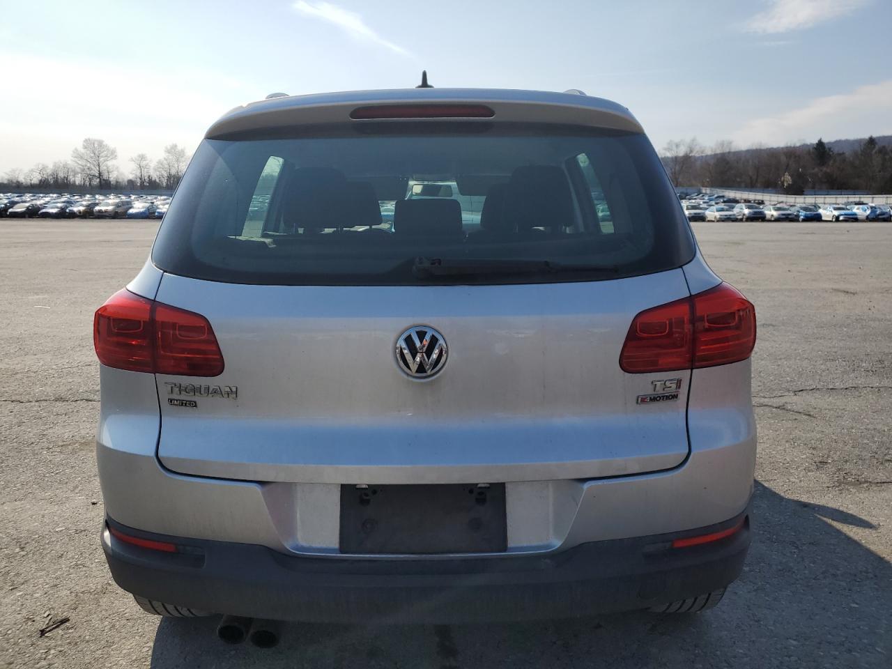 2017 Volkswagen Tiguan - Image 6