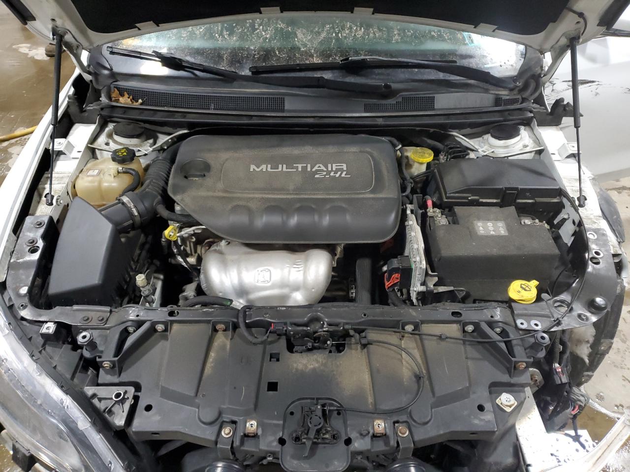 2015 Chrysler 200 - Image 11