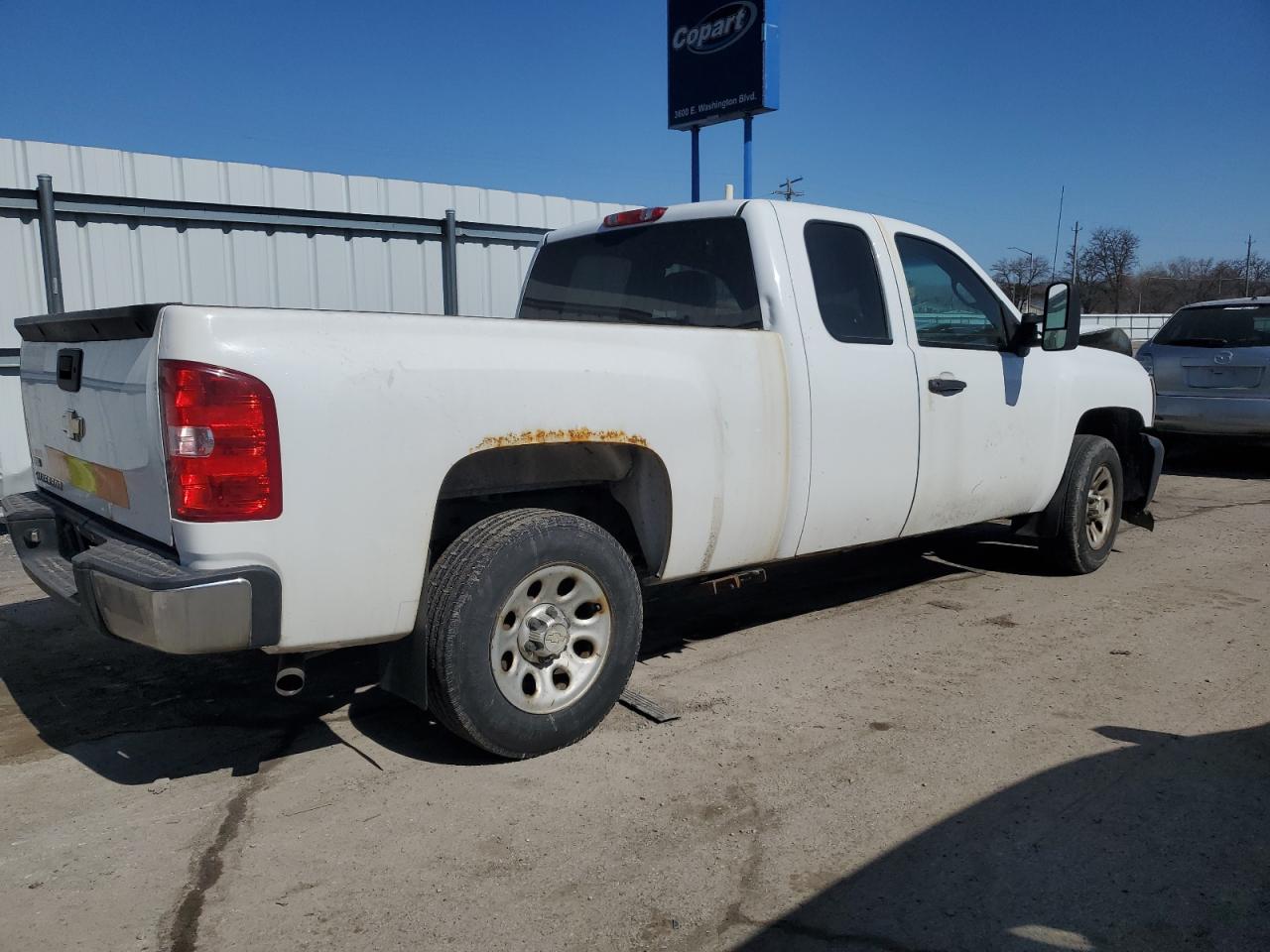 2011 Chevrolet Silverado - Image 3
