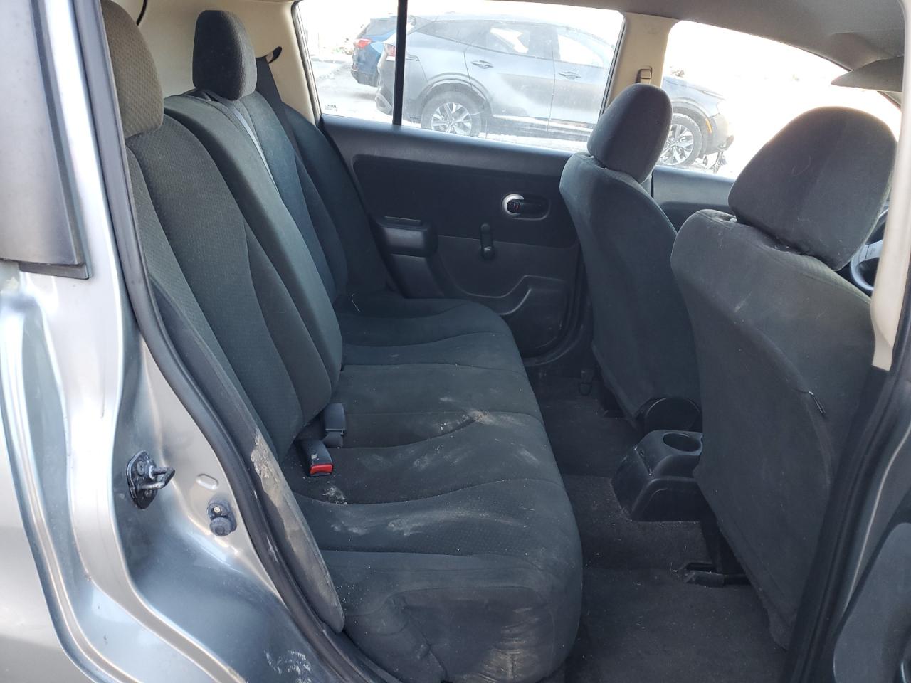 2011 Nissan Versa - Image 10