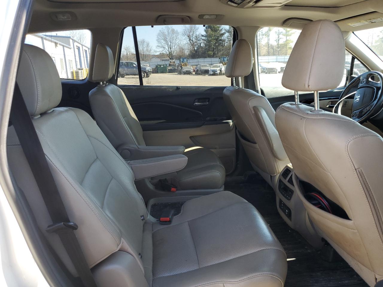 2016 Honda Pilot - Image 11