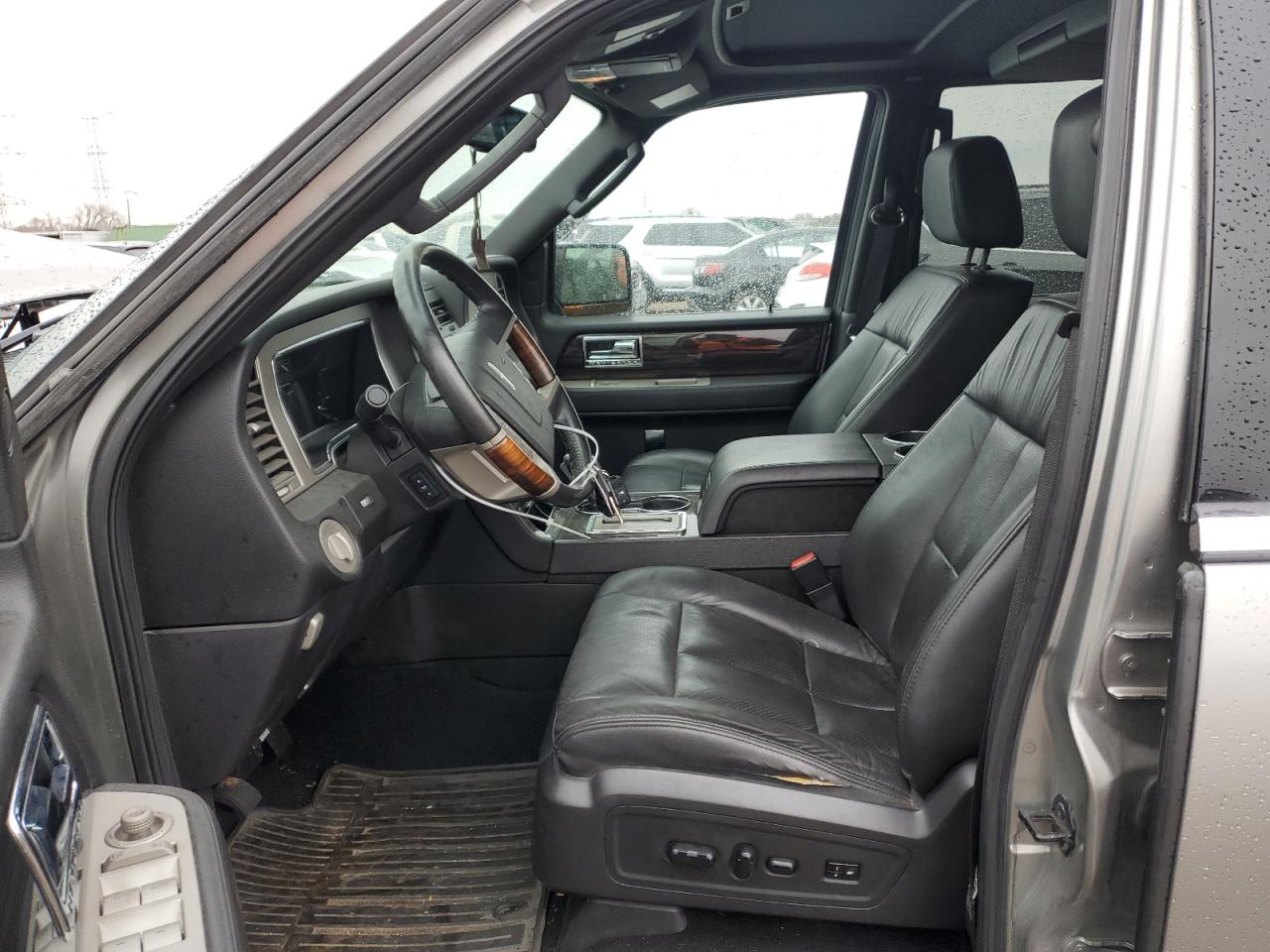 2008 Lincoln Navigator - Image 7