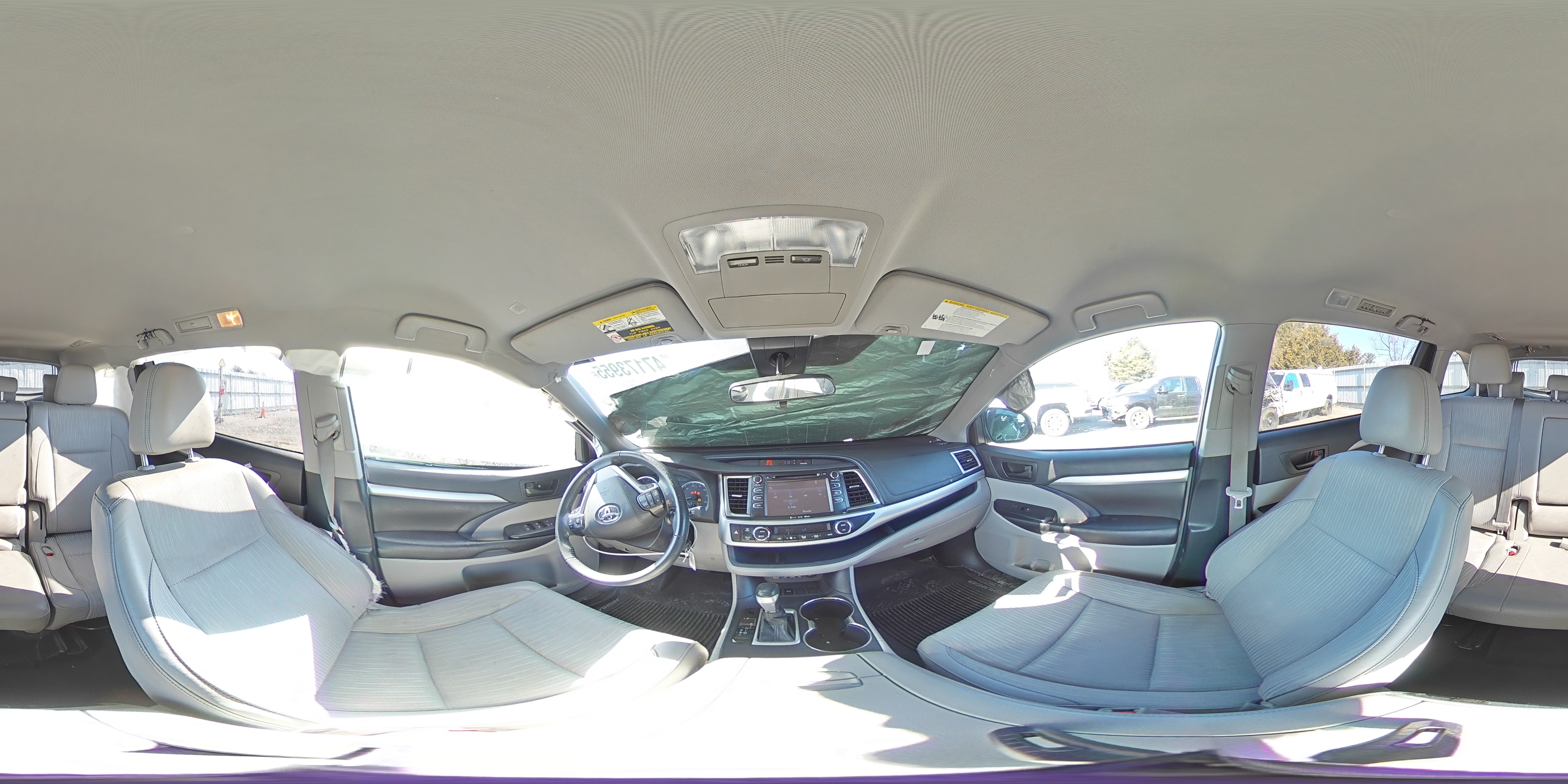 2019 Toyota Highlander - Image 14