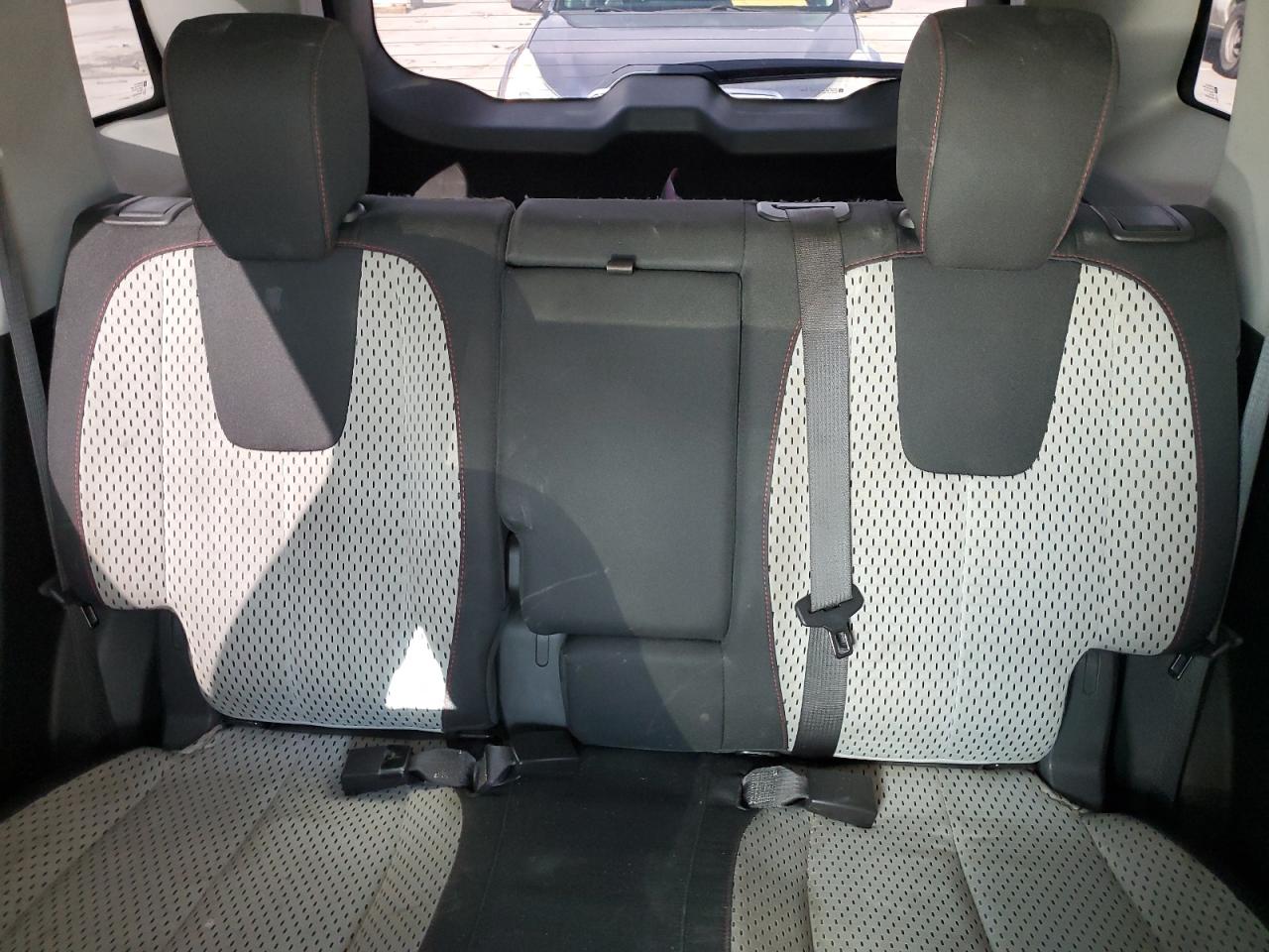 2015 GMC Terrain - Image 10
