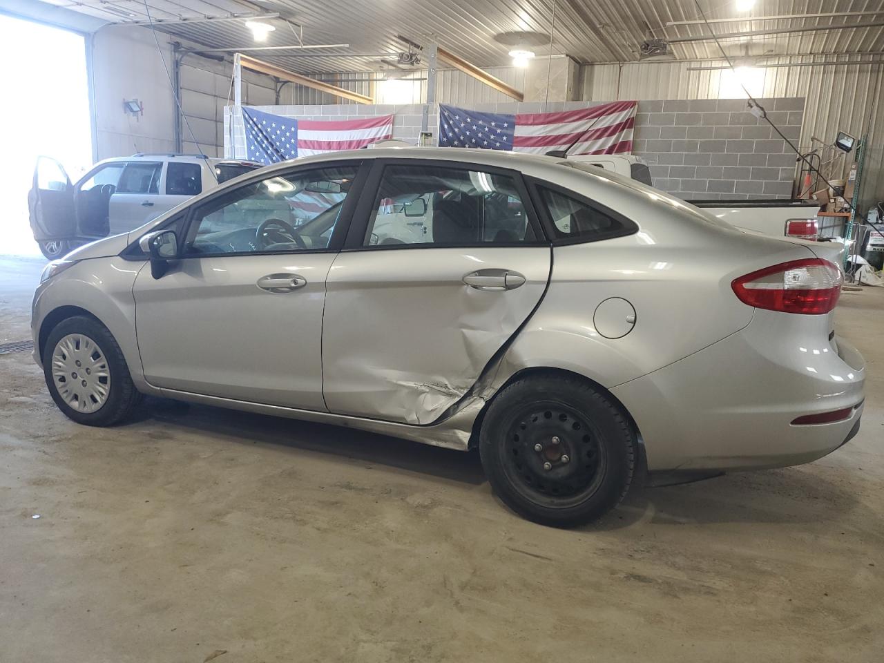 2015 Ford Fiesta - Image 2