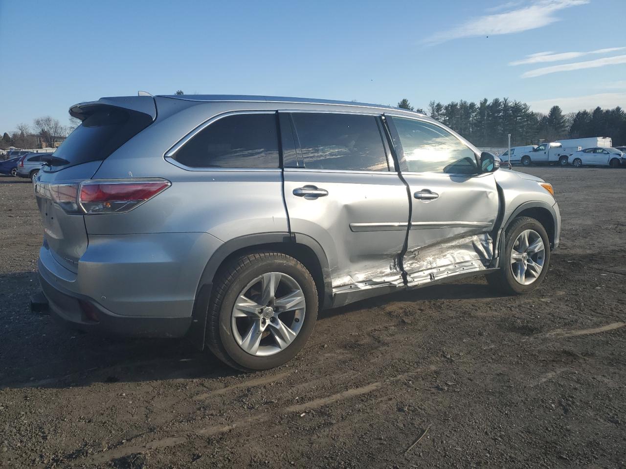 2015 Toyota Highlander - Image 3