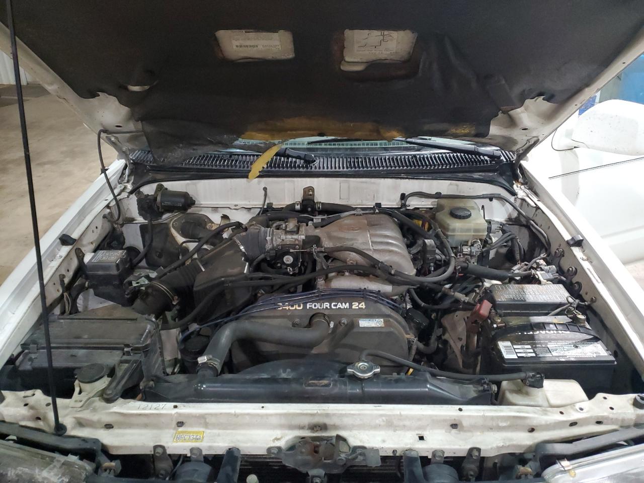 2001 Toyota 4Runner - Image 12