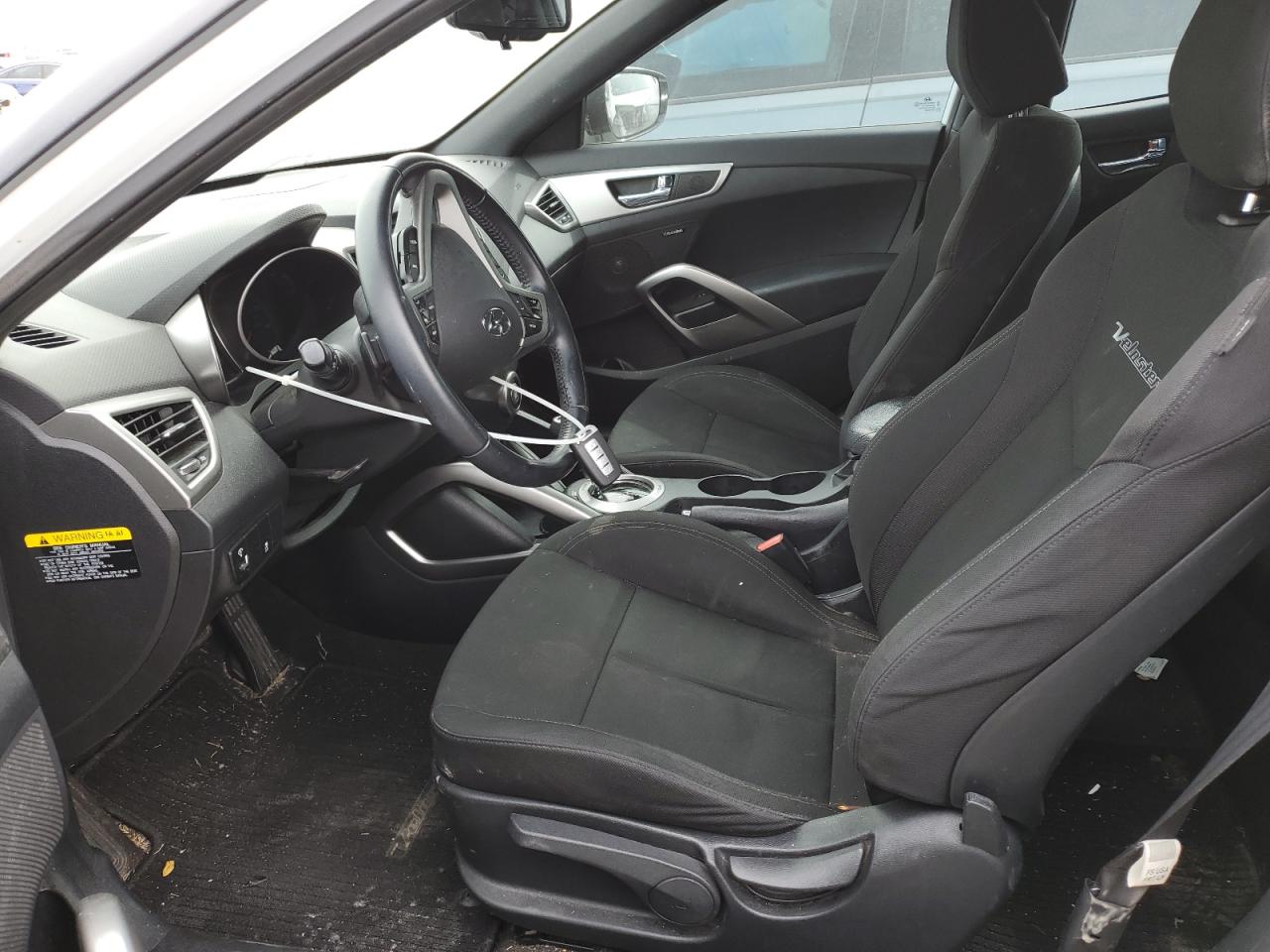 2017 Hyundai Veloster - Image 7