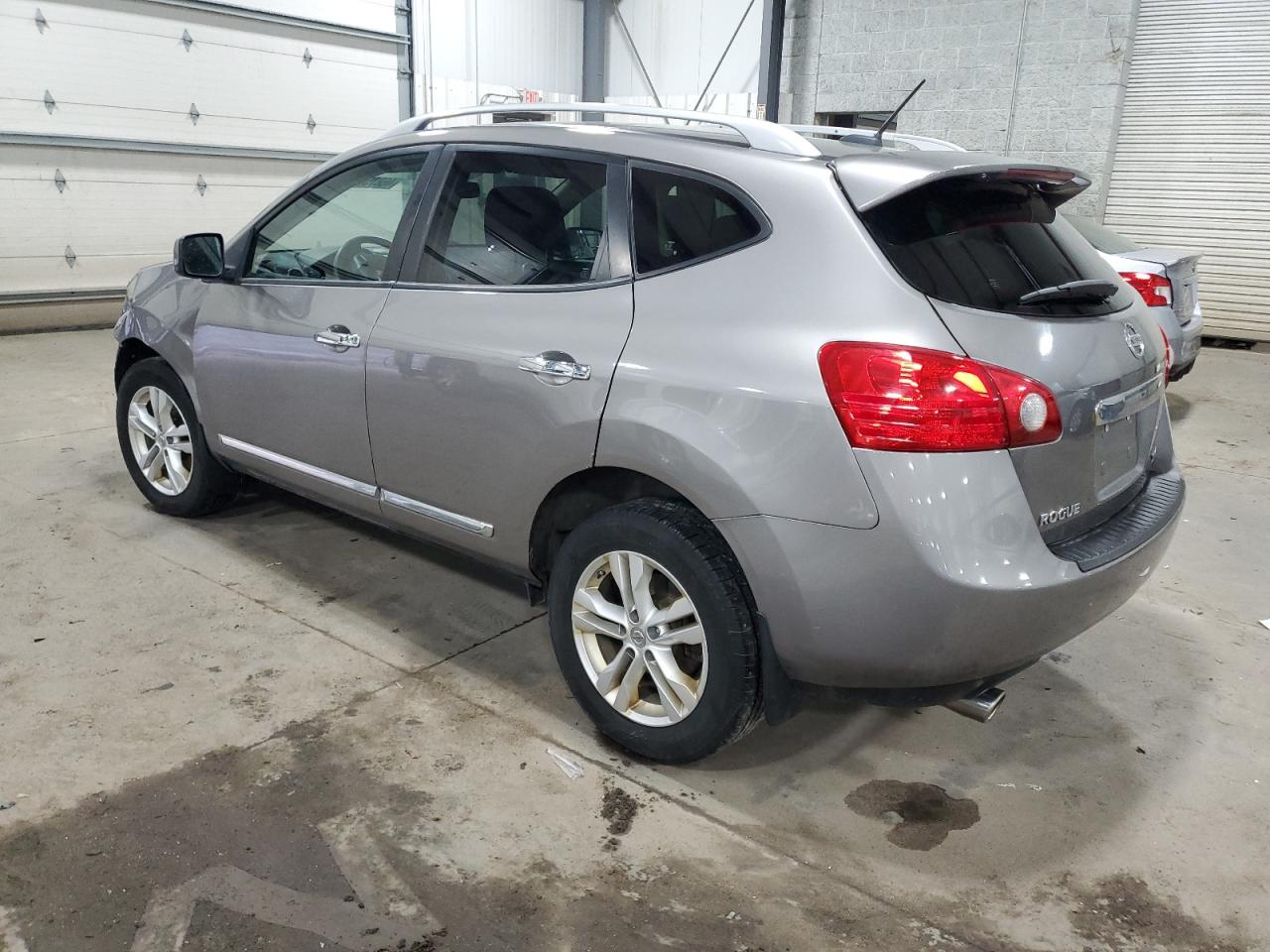 2012 Nissan Rogue - Image 2