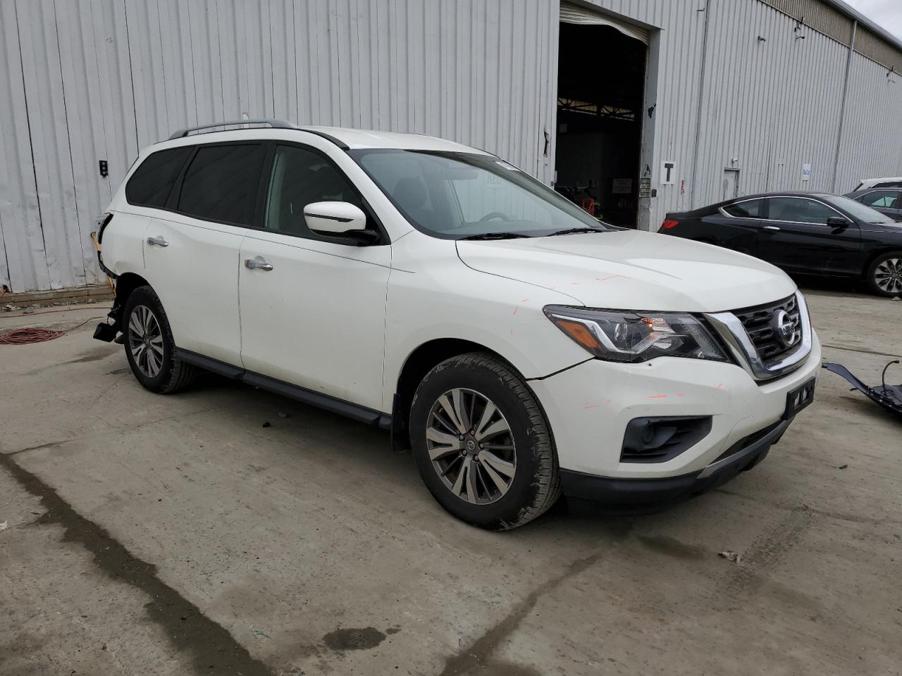 2019 Nissan Pathfinder - Image 4