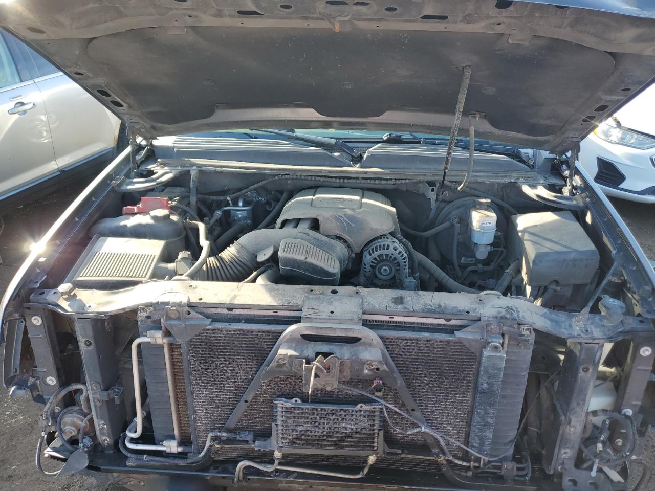 2011 Chevrolet Avalanche - Image 11
