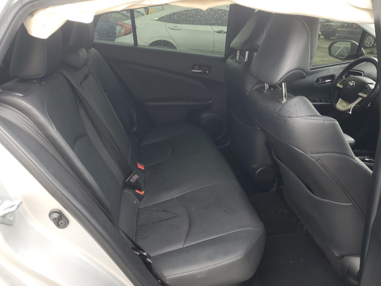 2017 Toyota Prius - Image 10