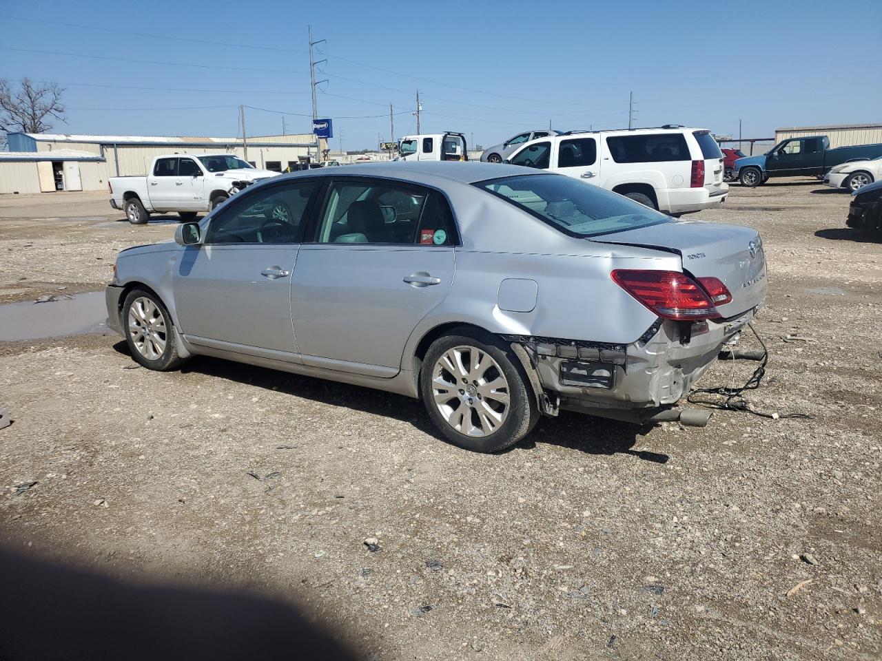 2008 Toyota Avalon - Image 2