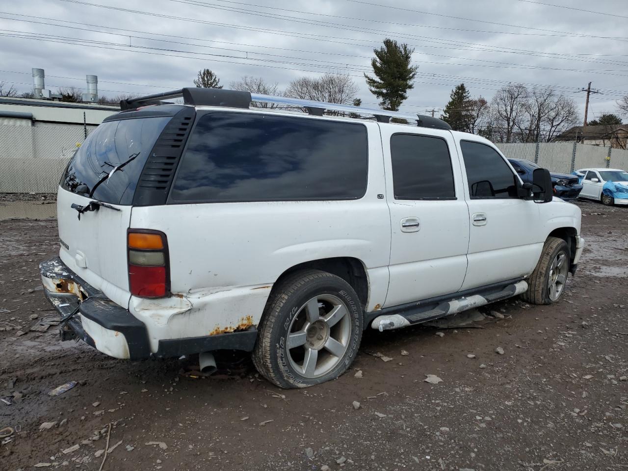 2006 Chevrolet Suburban - Image 3