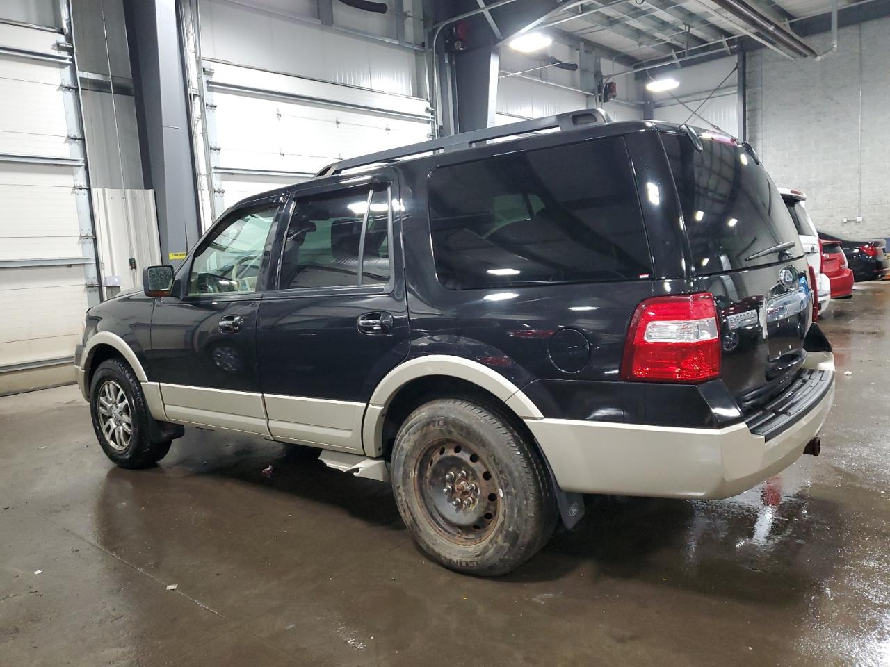 2010 Ford Expedition - Image 2
