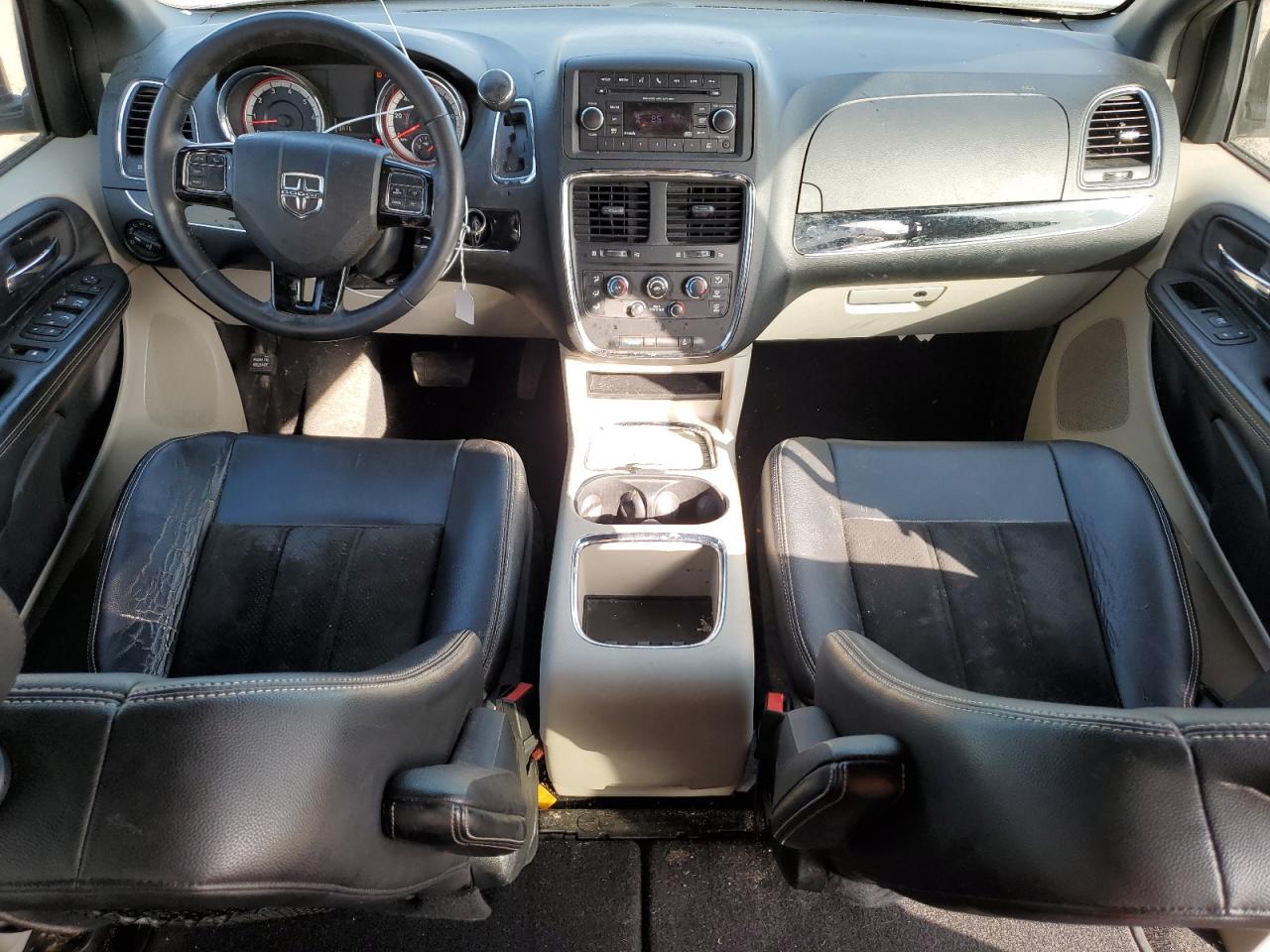 2014 Dodge Caravan - Image 8