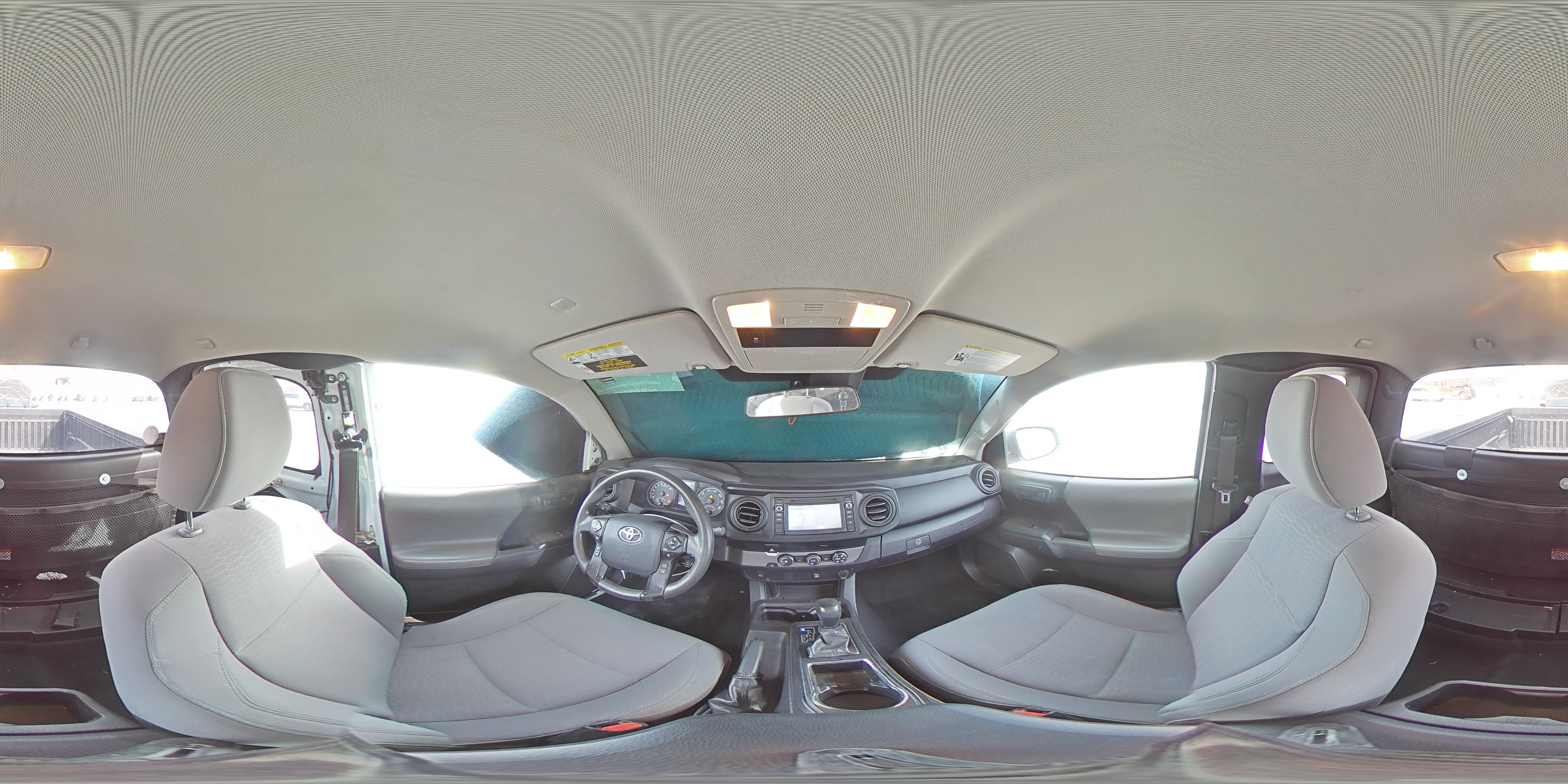 2019 Toyota Tacoma - Image 13