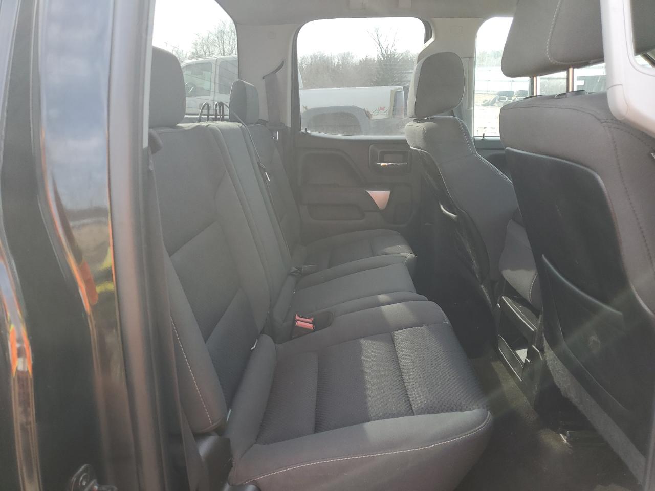 2015 Chevrolet Silverado - Image 10