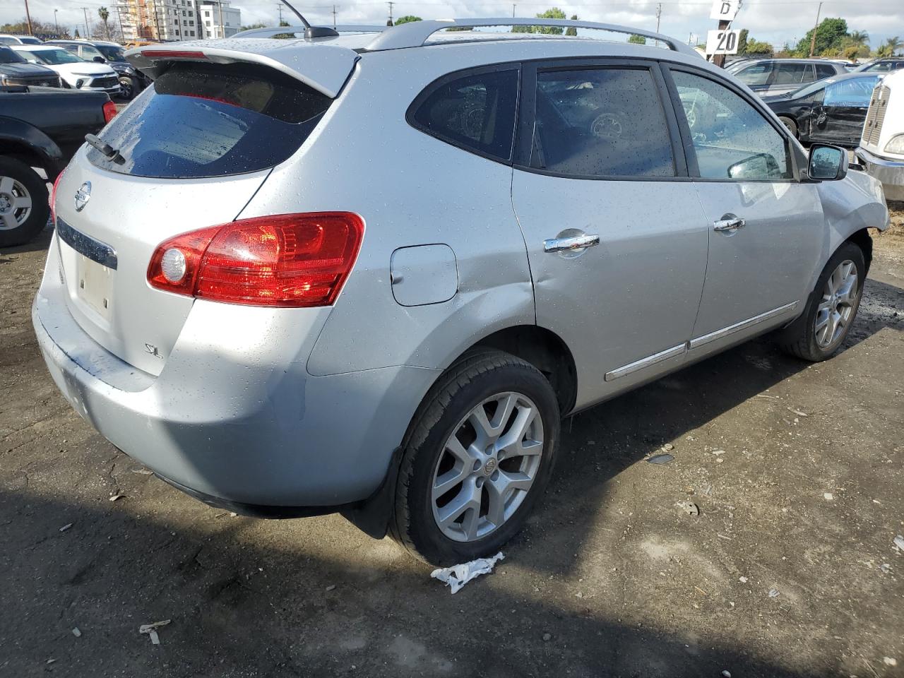 2011 Nissan Rogue - Image 3