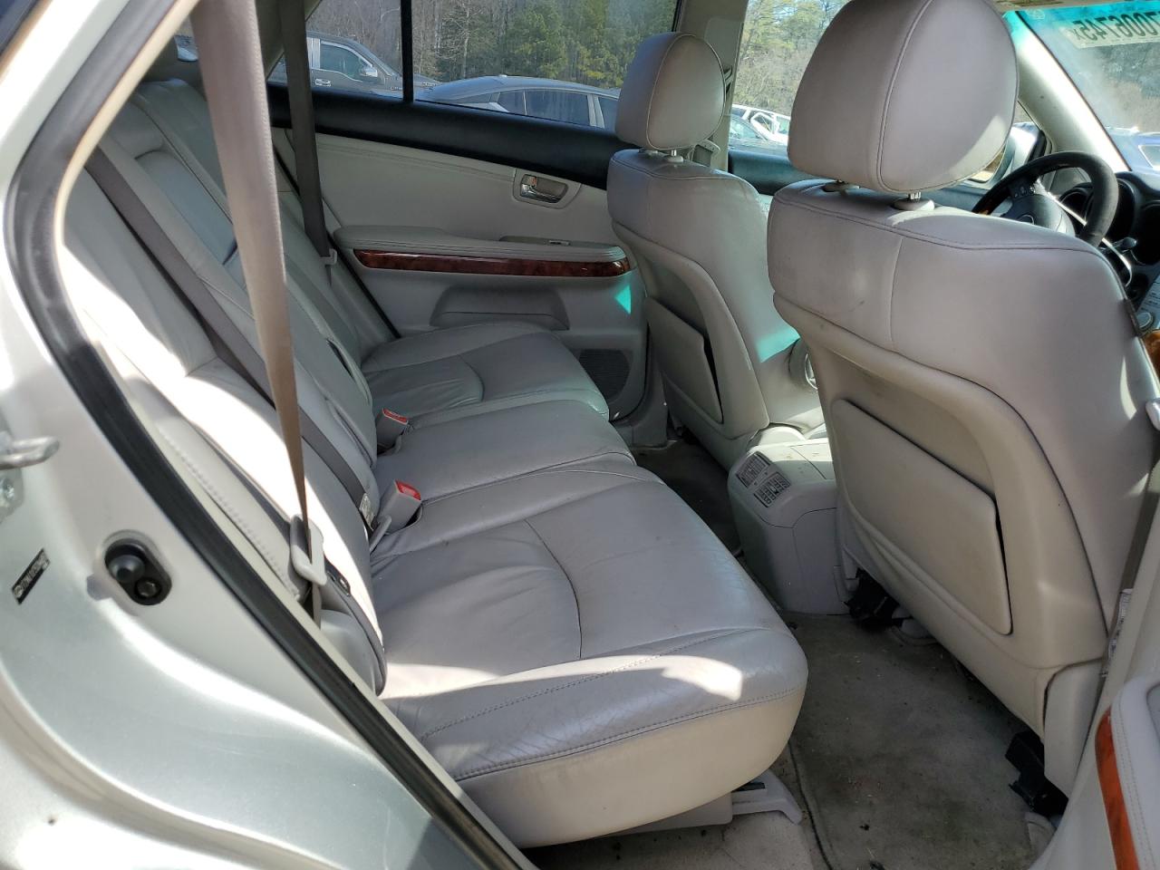 2005 Lexus RX - Image 11