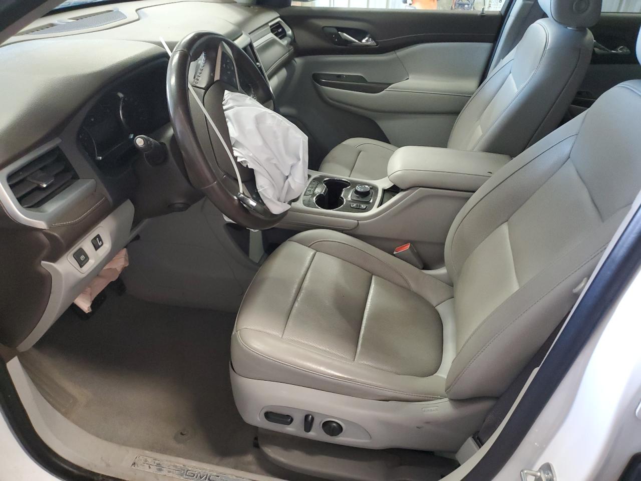 2020 GMC Acadia - Image 7