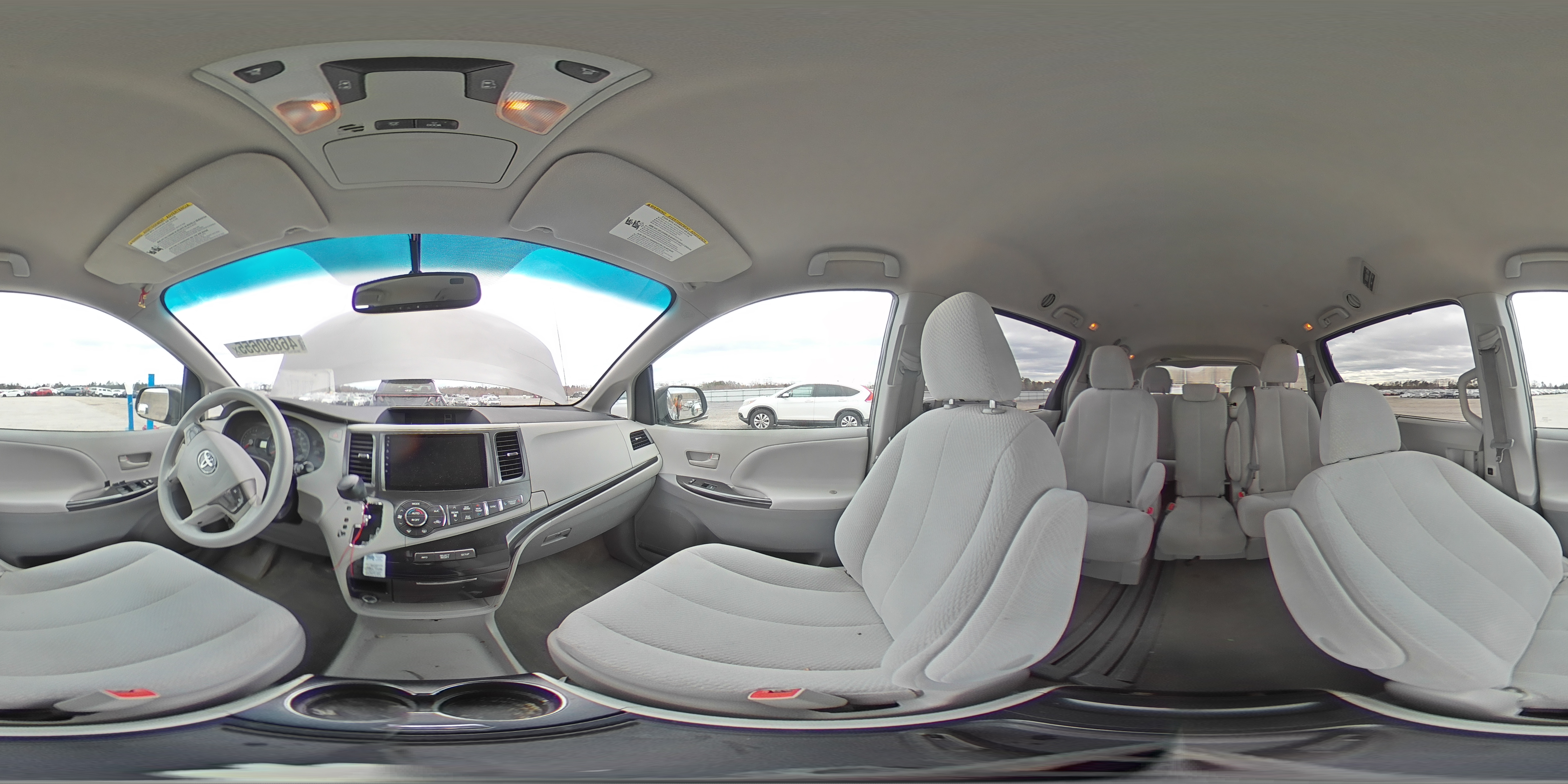 2013 Toyota Sienna - Image 13