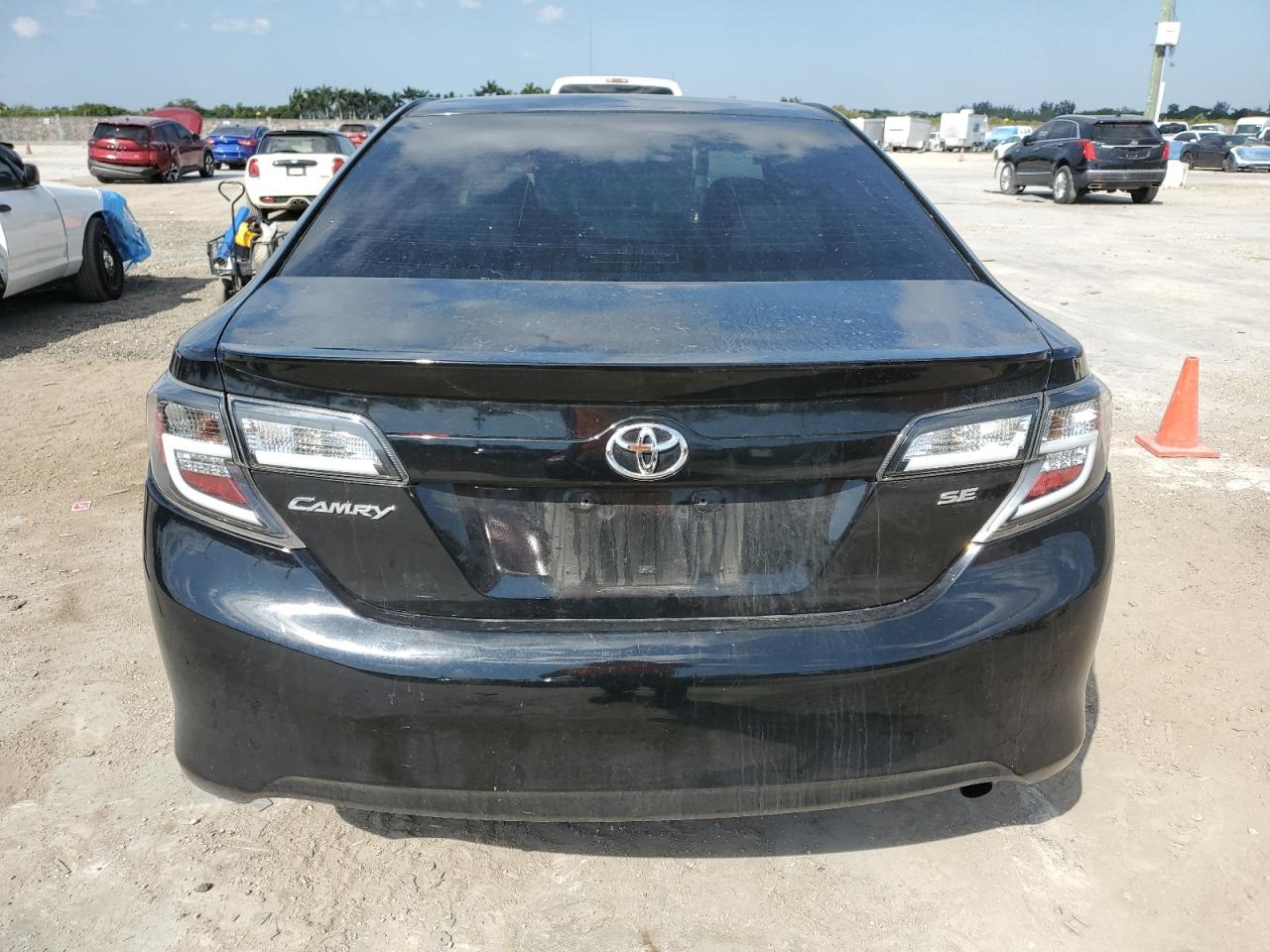 2014 Toyota Camry - Image 6