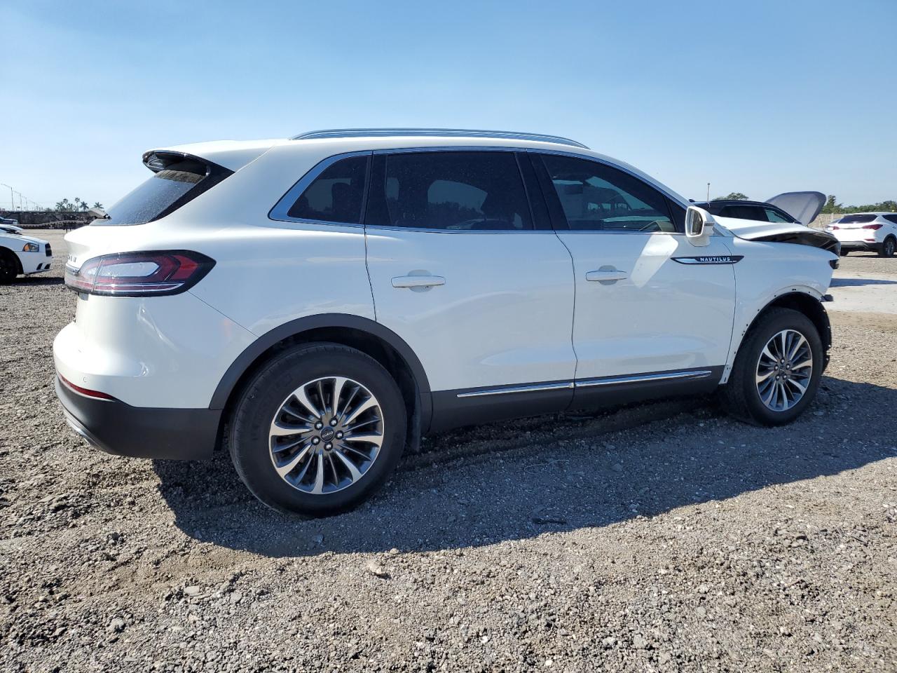2022 Lincoln Nautilus - Image 3
