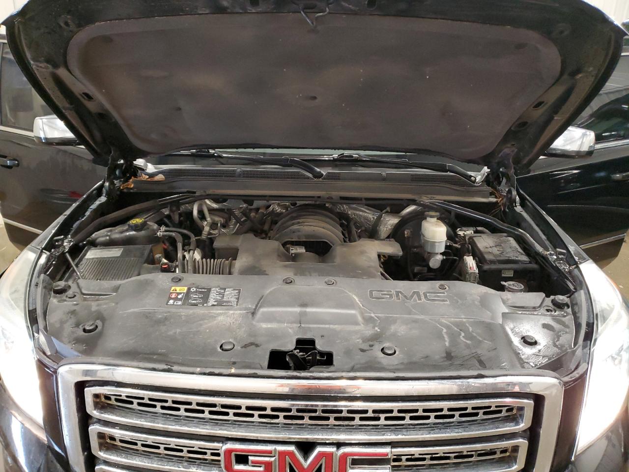 2015 GMC Yukon - Image 11