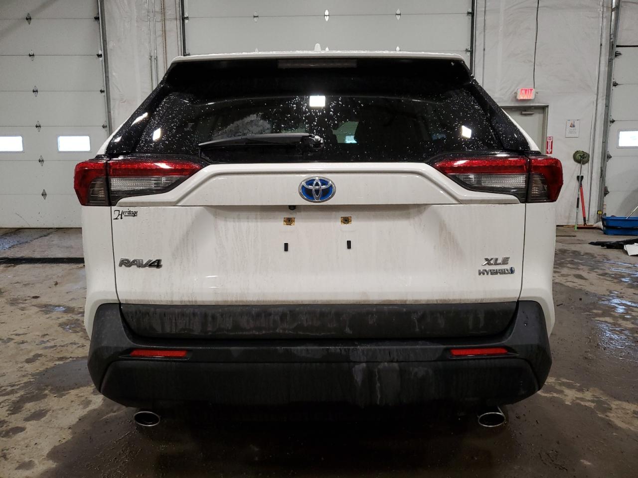 2024 Toyota RAV 4 - Image 6