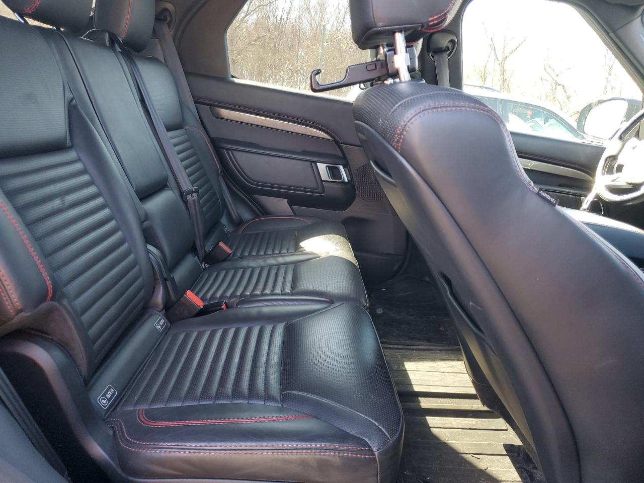 2018 Land Rover Discovery - Image 11
