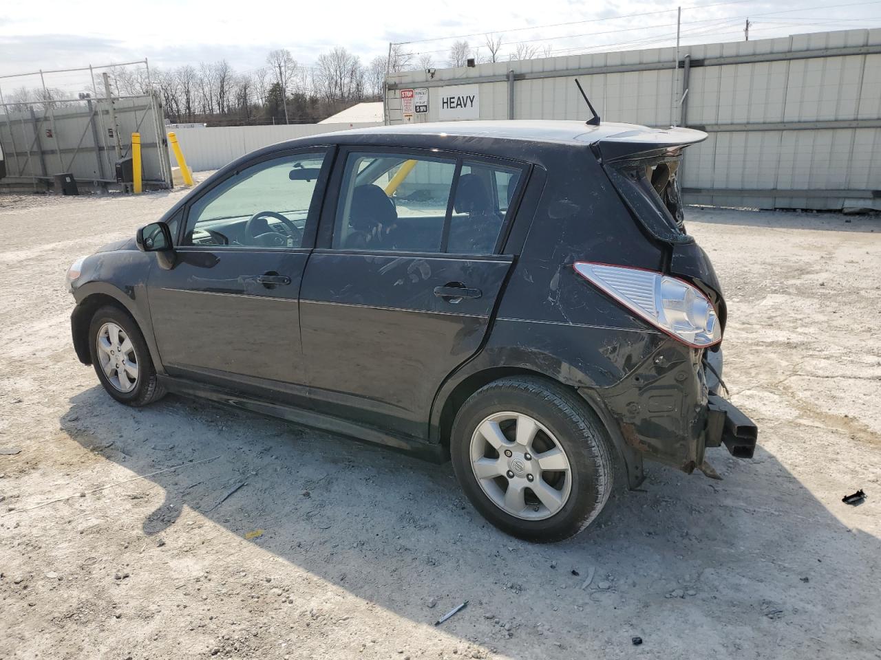 2011 Nissan Versa - Image 2