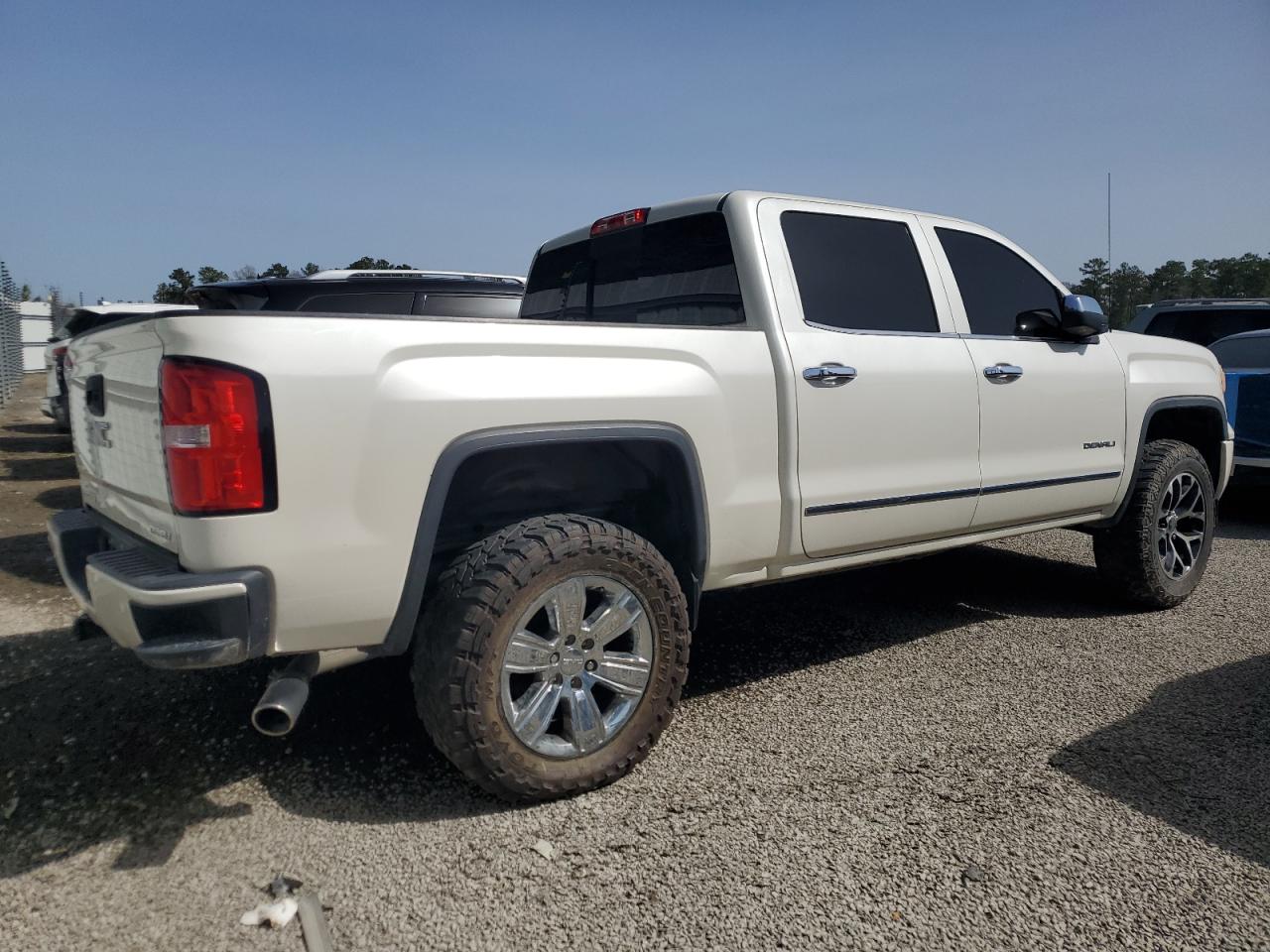 2015 GMC Sierra - Image 3