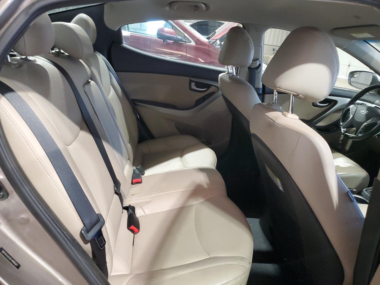 2014 Hyundai Elantra - Image 10