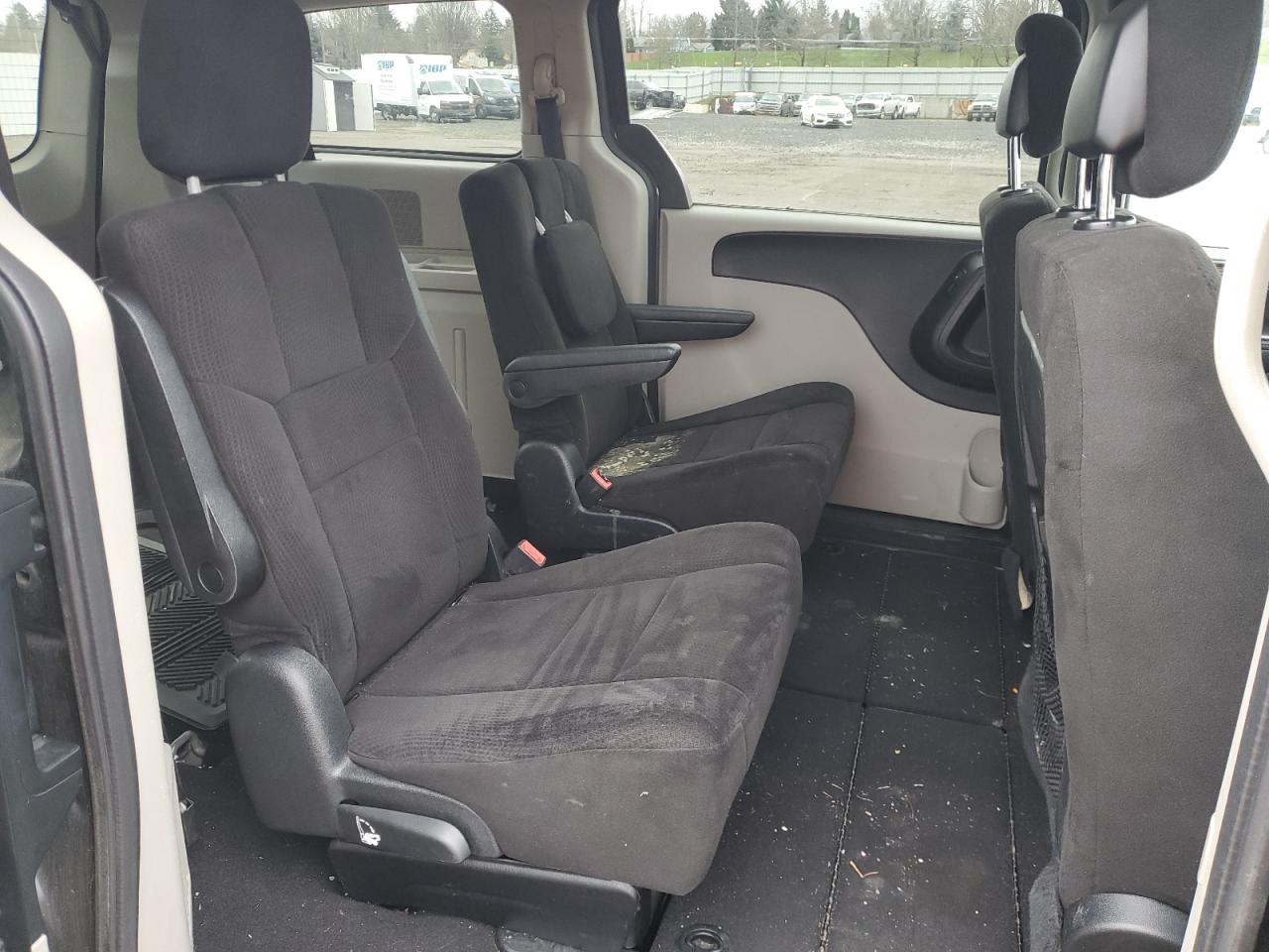 2012 Dodge Caravan - Image 11