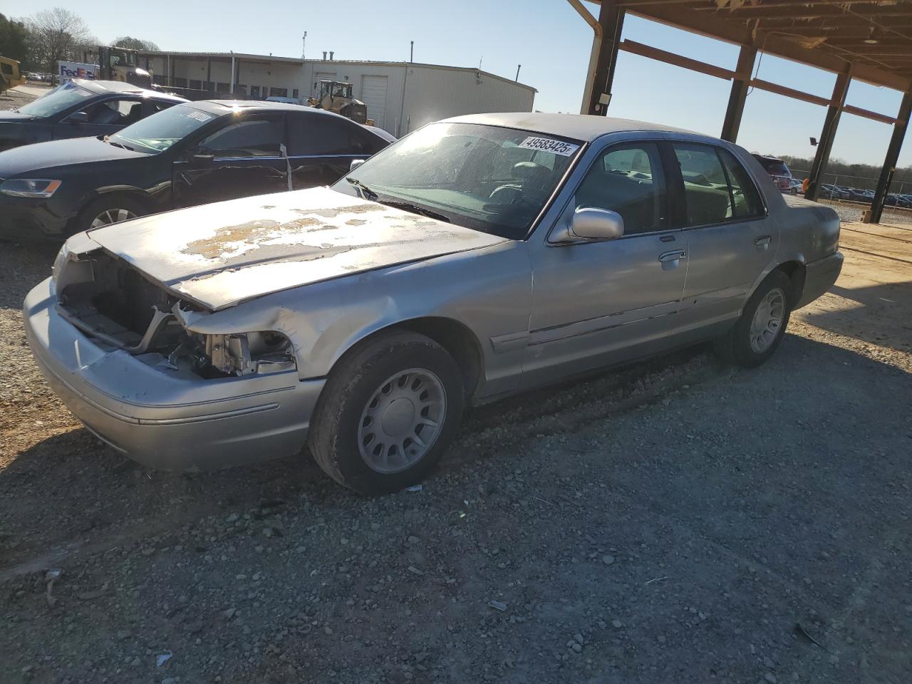 1999 Ford Crown Victoria Lx for Sale in Tanner, AL - Front End