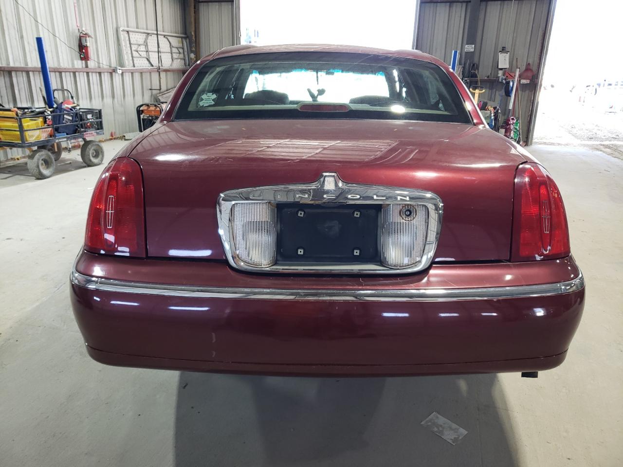 1999 Lincoln Town Car - Image 6