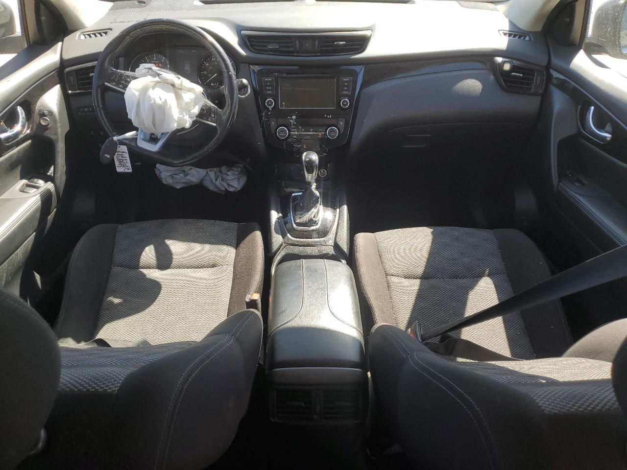 2021 Nissan Rogue - Image 8