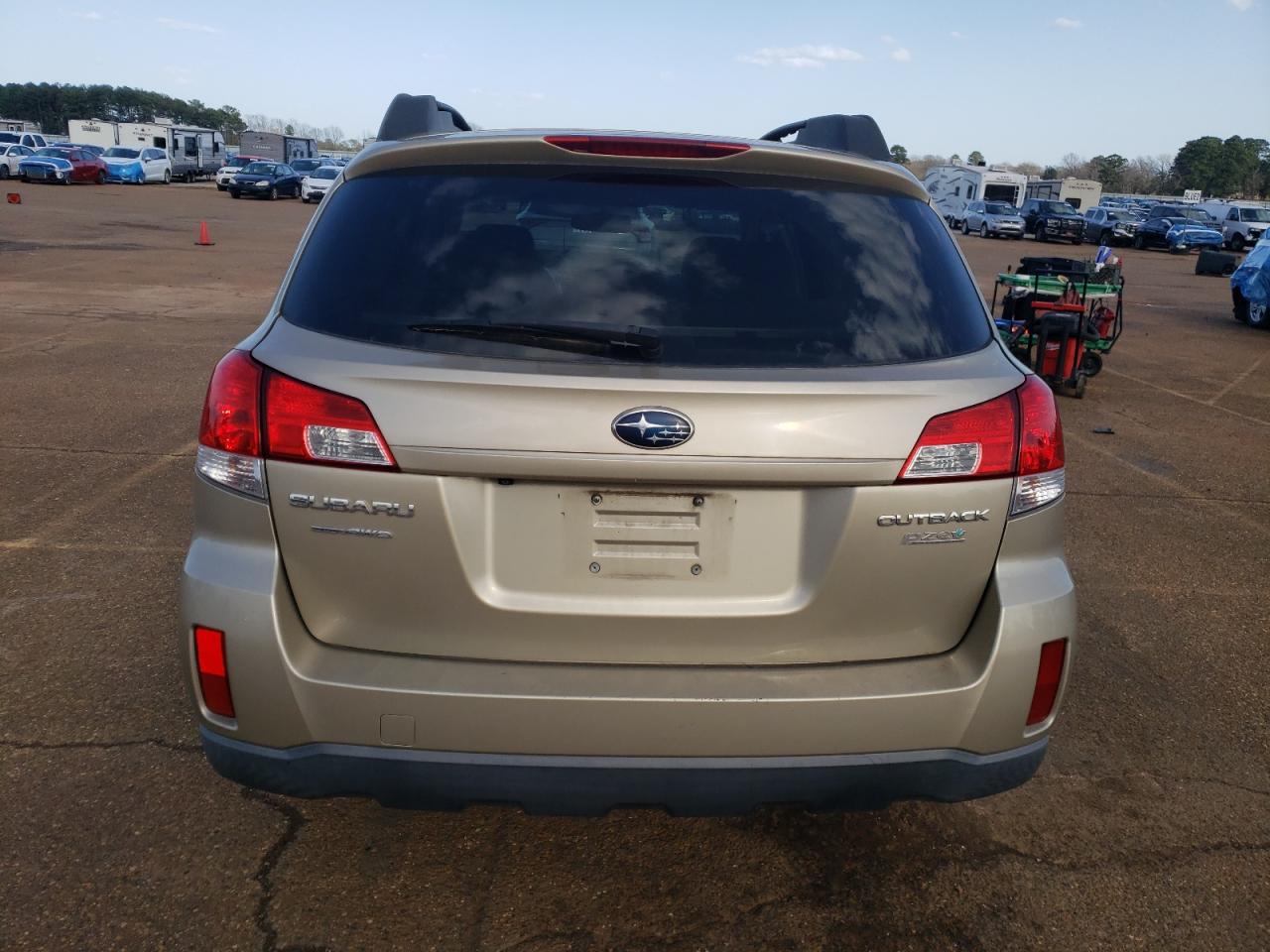 2010 Subaru Outback - Image 6