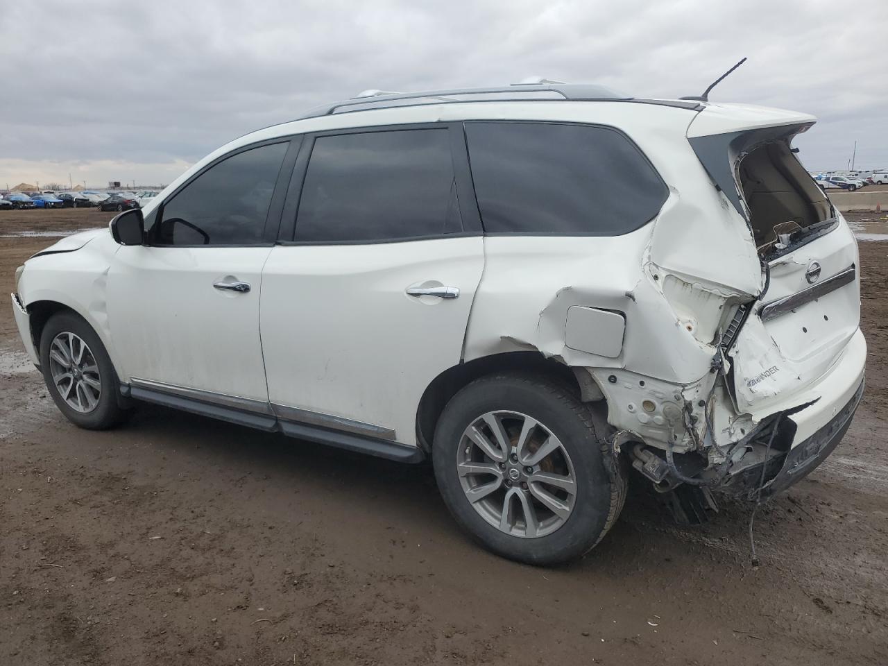 2013 Nissan Pathfinder - Image 2