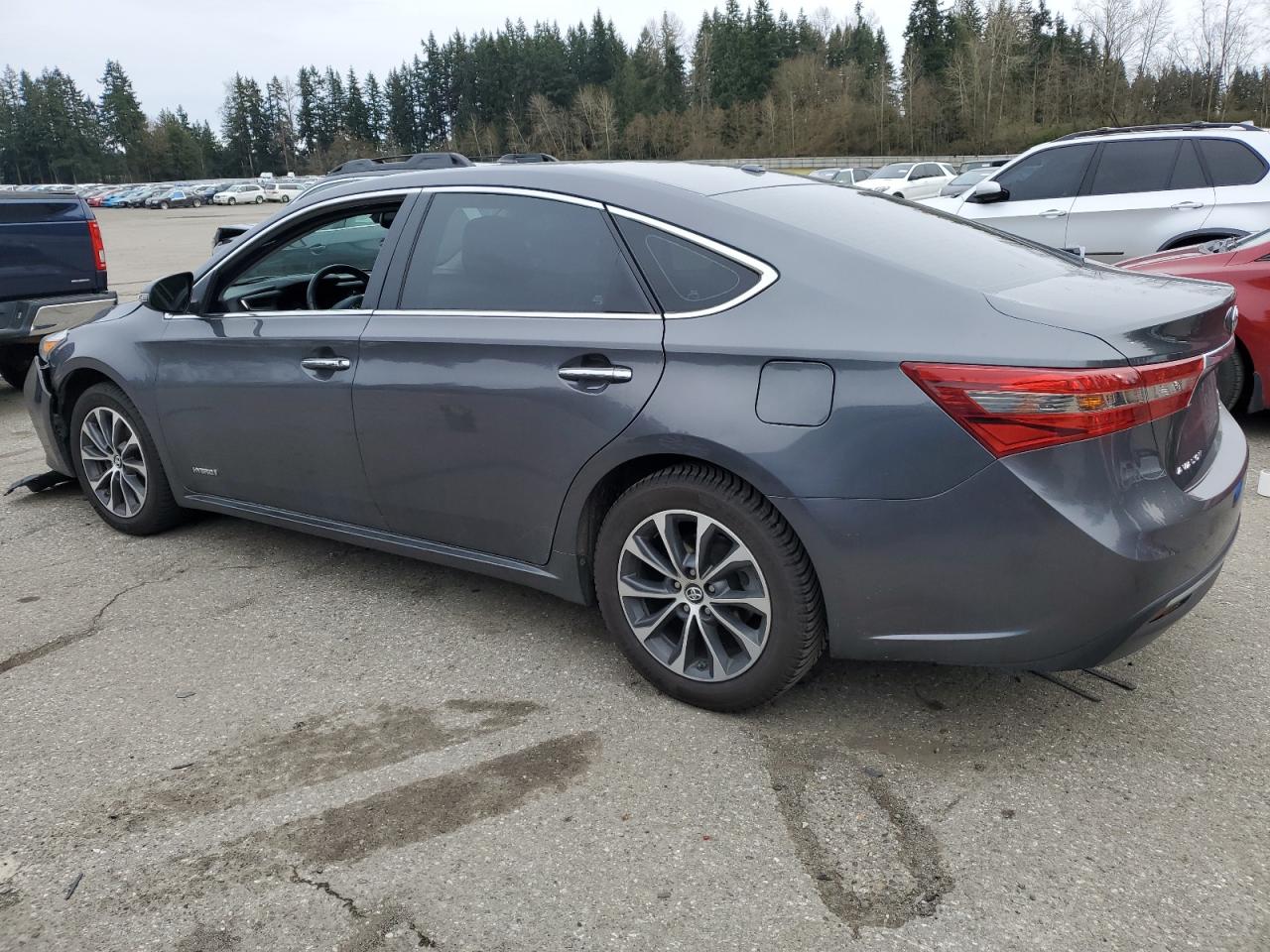 2018 Toyota Avalon - Image 2
