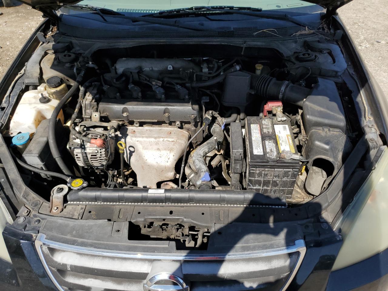 2004 Nissan Altima - Image 11