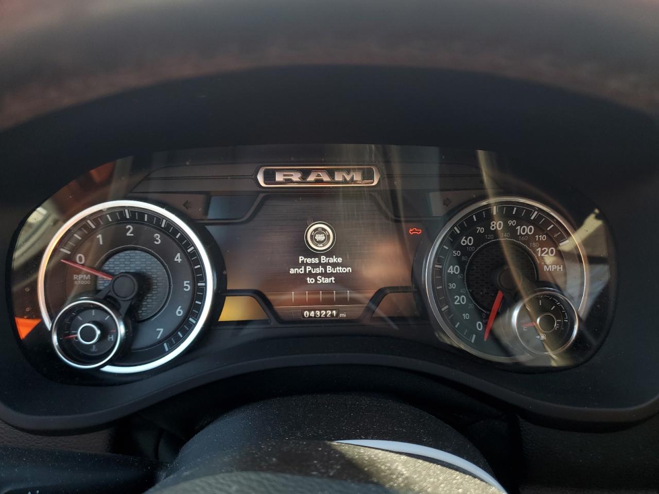 2021 RAM 1500 - Image 9