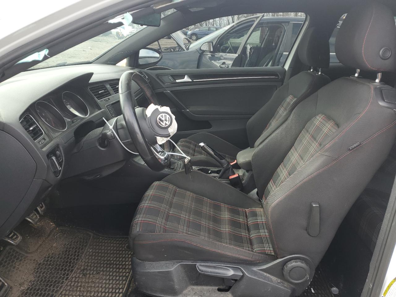 2015 Volkswagen Gti VIN: 3VWYT7AU1FM055242 Lot: 48006155