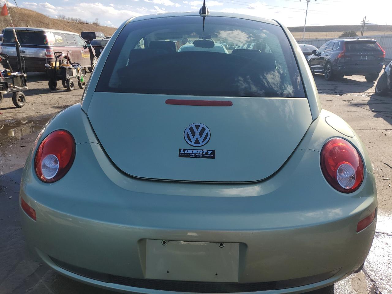 2008 Volkswagen Beetle - Image 6