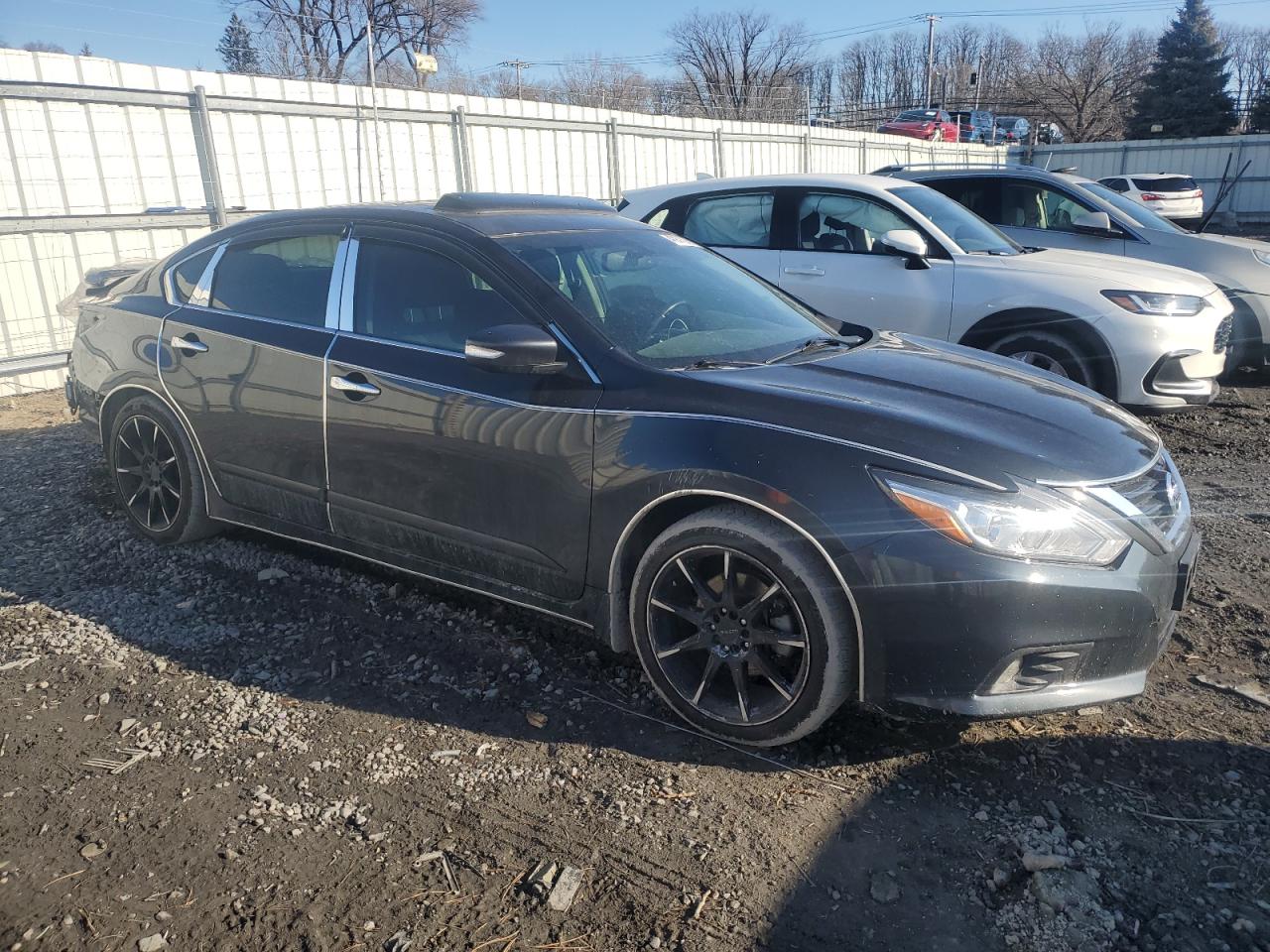 2016 Nissan Altima - Image 4