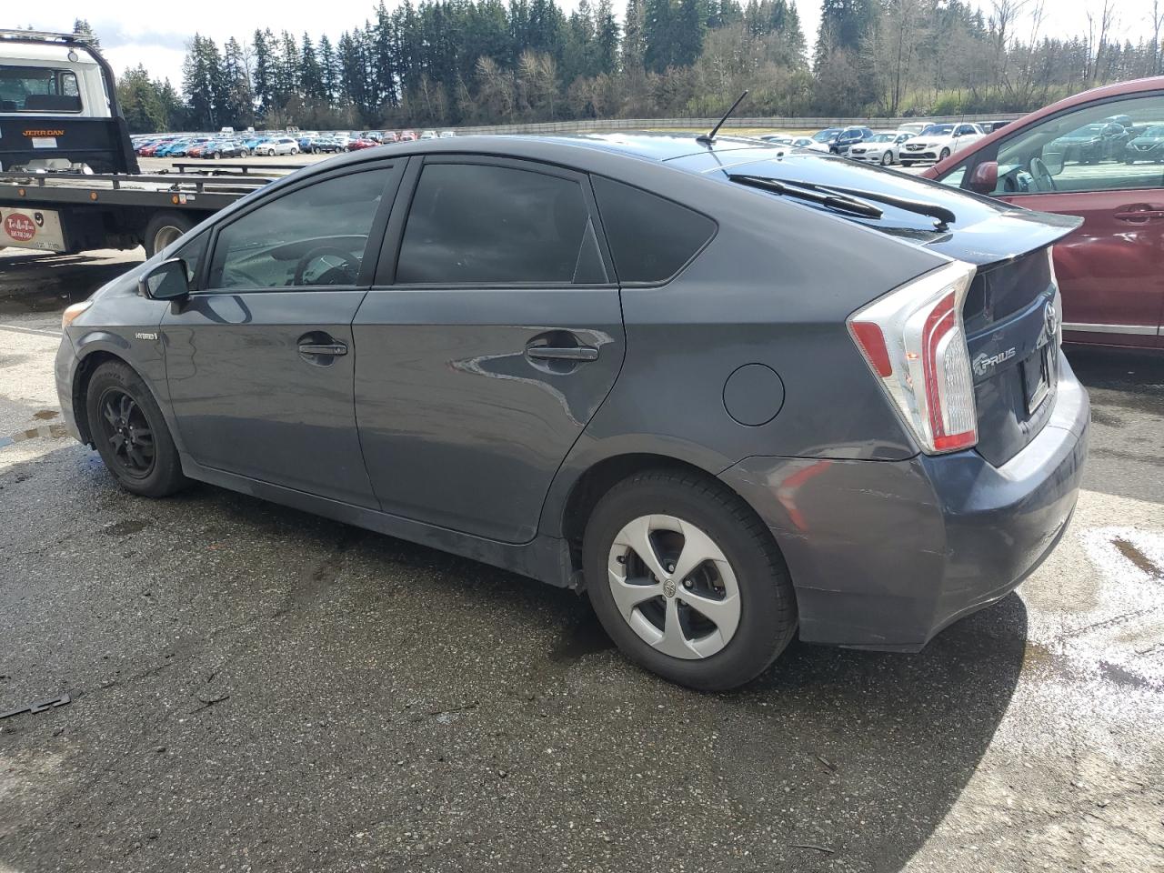 2015 Toyota Prius - Image 2